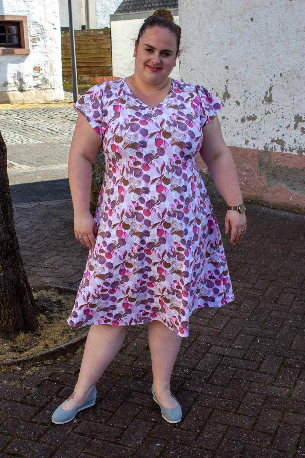 Schnittmuster Raglanshirt/-kleid „Ein zarter Flügelschlag“ Damen Gr. 32 - 58 : - Sewando
