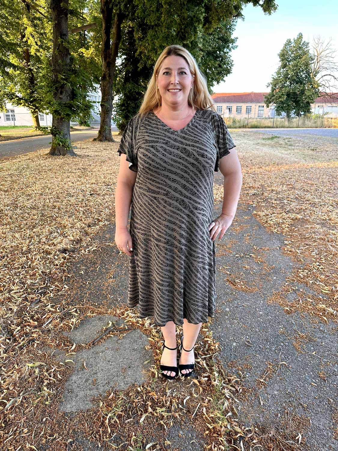 Schnittmuster Raglanshirt/-kleid „Ein zarter Flügelschlag“ Damen Gr. 32 - 58 : - Sewando