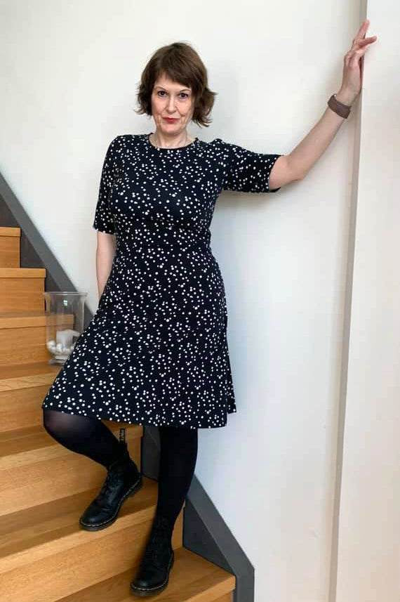 Schnittmuster Kleid mit ausgestelltem Rockteil PETROLINA (32-56) : - Sewando