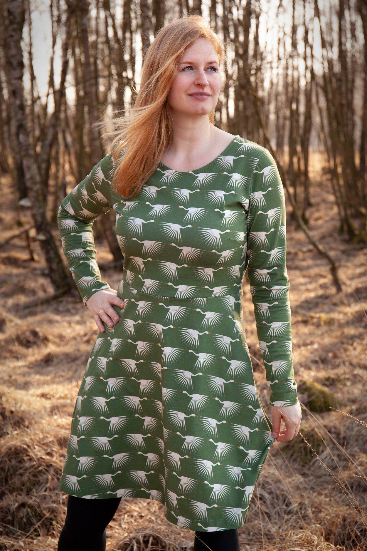 Schnittmuster Kleid mit ausgestelltem Rockteil PETROLINA (32-56) : - Sewando