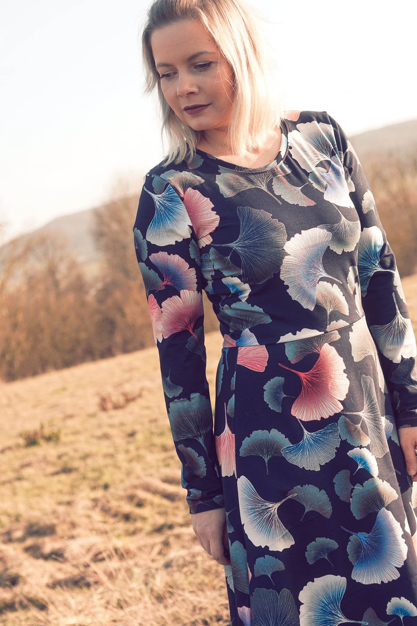 Schnittmuster Kleid mit ausgestelltem Rockteil PETROLINA (32-56) : - Sewando