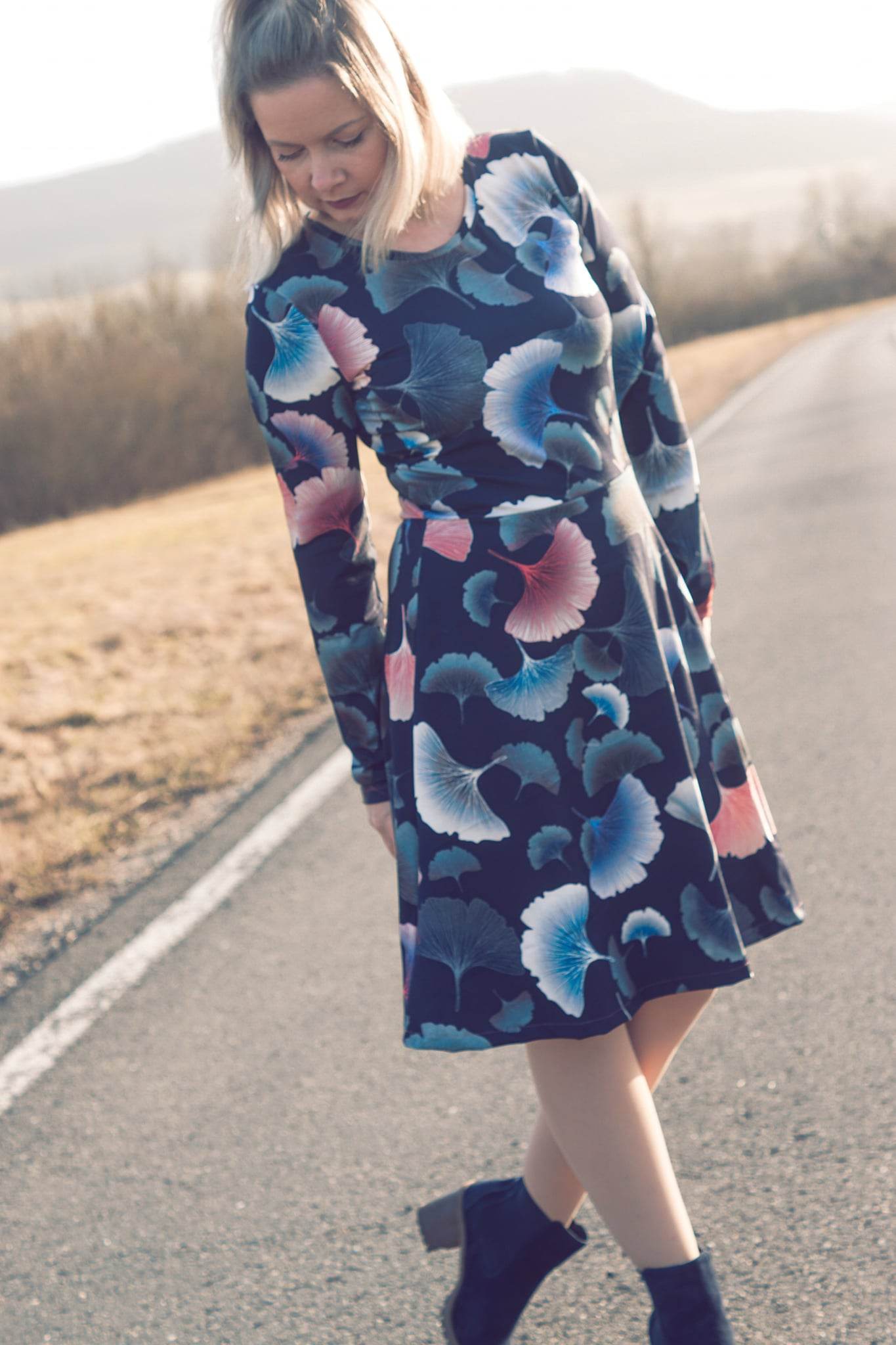 Schnittmuster Kleid mit ausgestelltem Rockteil PETROLINA (32-56) : - Sewando