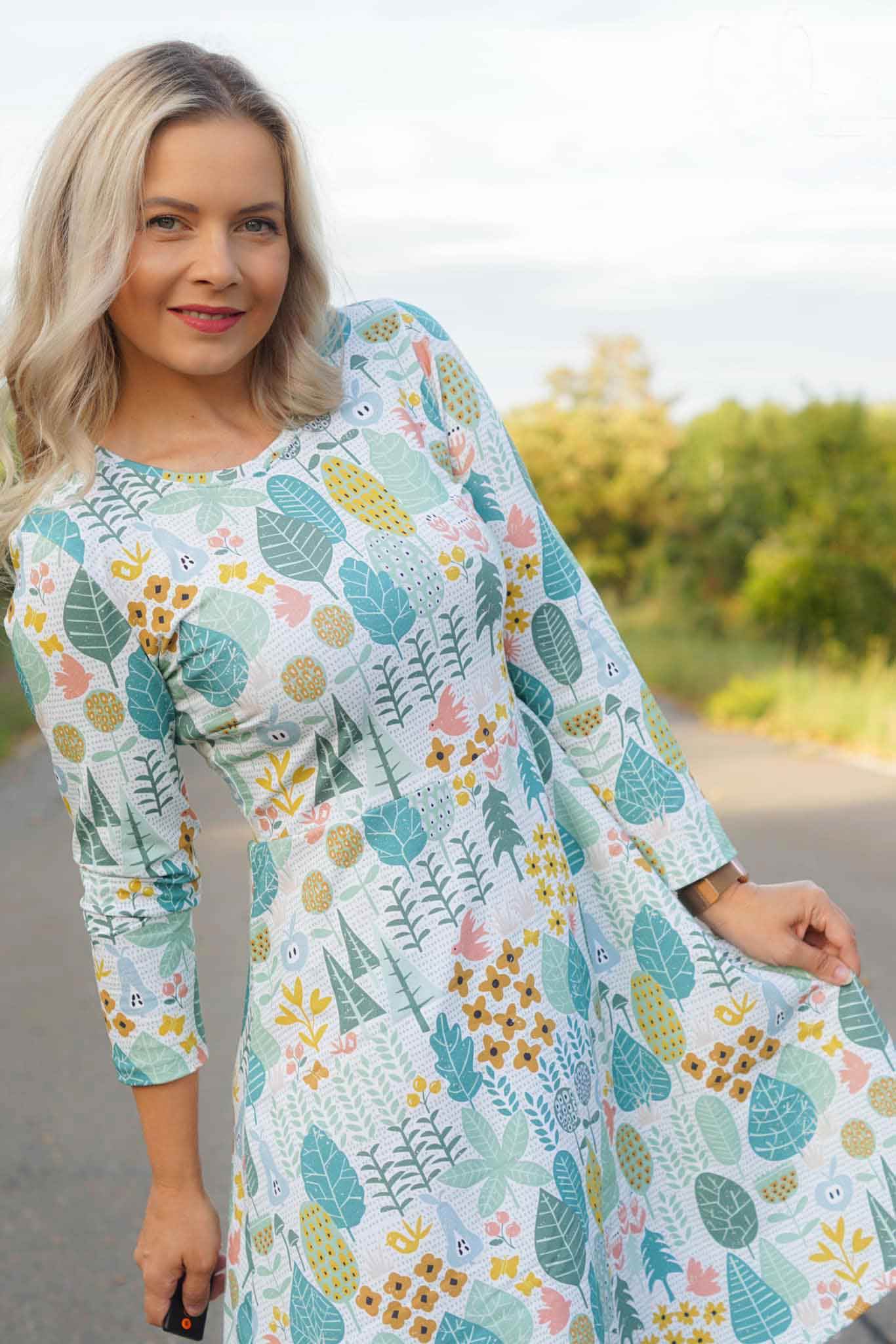 Schnittmuster Kleid mit ausgestelltem Rockteil PETROLINA (32-56) : - Sewando
