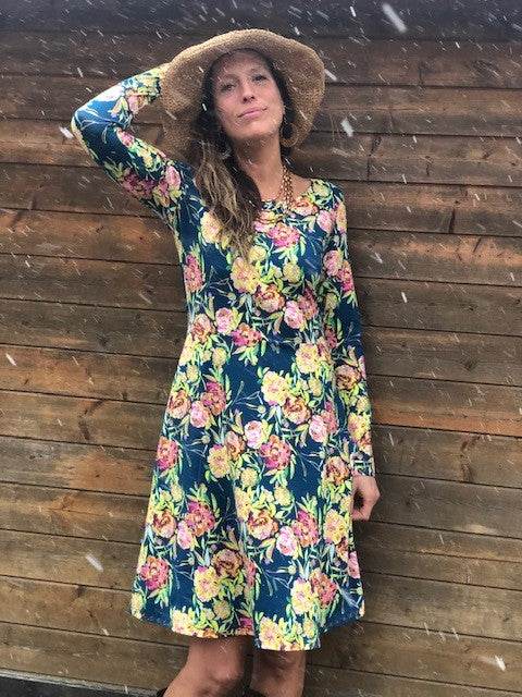 Schnittmuster Kleid mit ausgestelltem Rockteil PETROLINA (32-56) : - Sewando