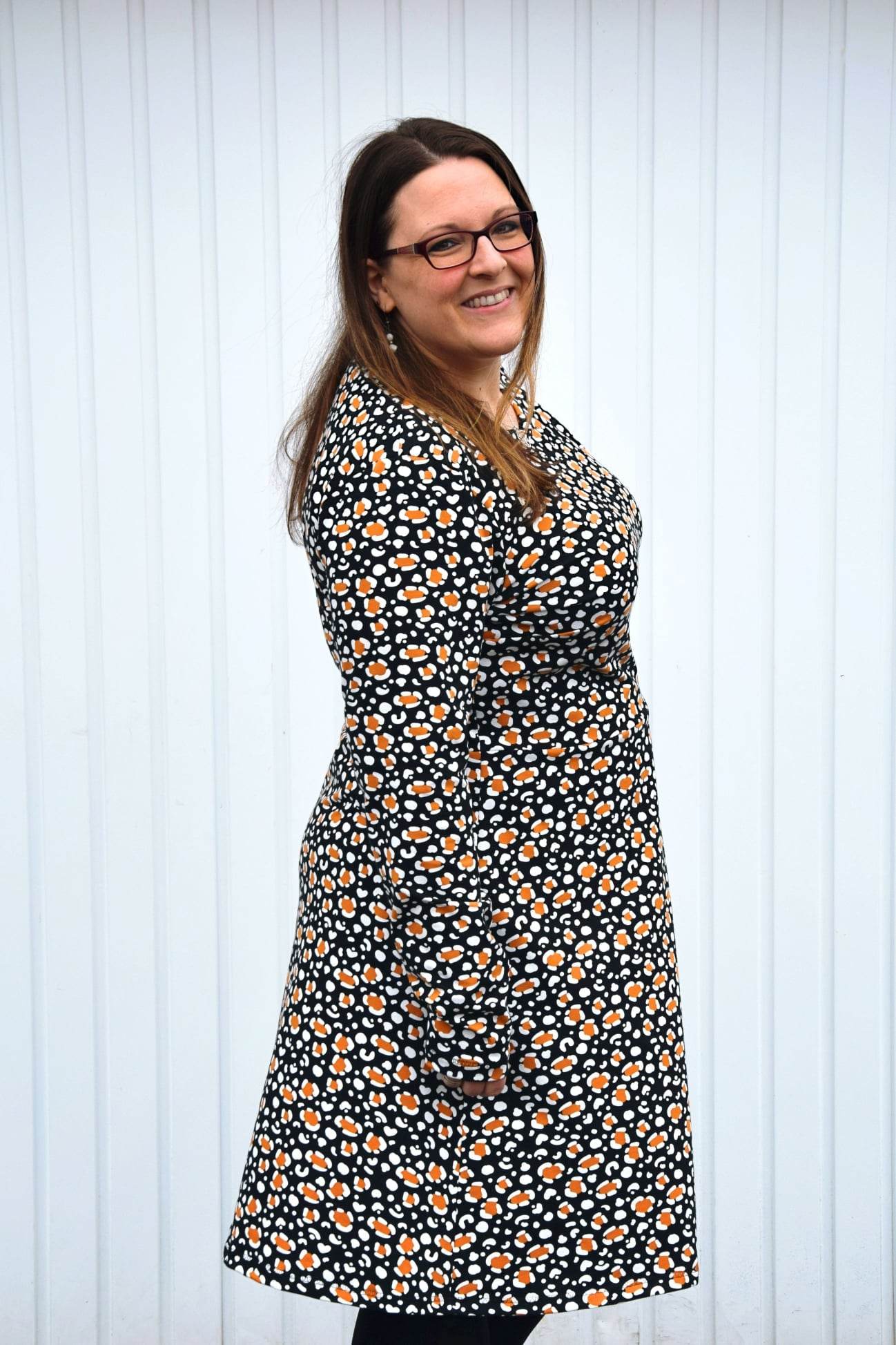 Schnittmuster Kleid mit ausgestelltem Rockteil PETROLINA (32-56) : - Sewando