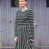 Schnittmuster Kleid mit ausgestelltem Rockteil PETROLINA (32-56) : - Sewando