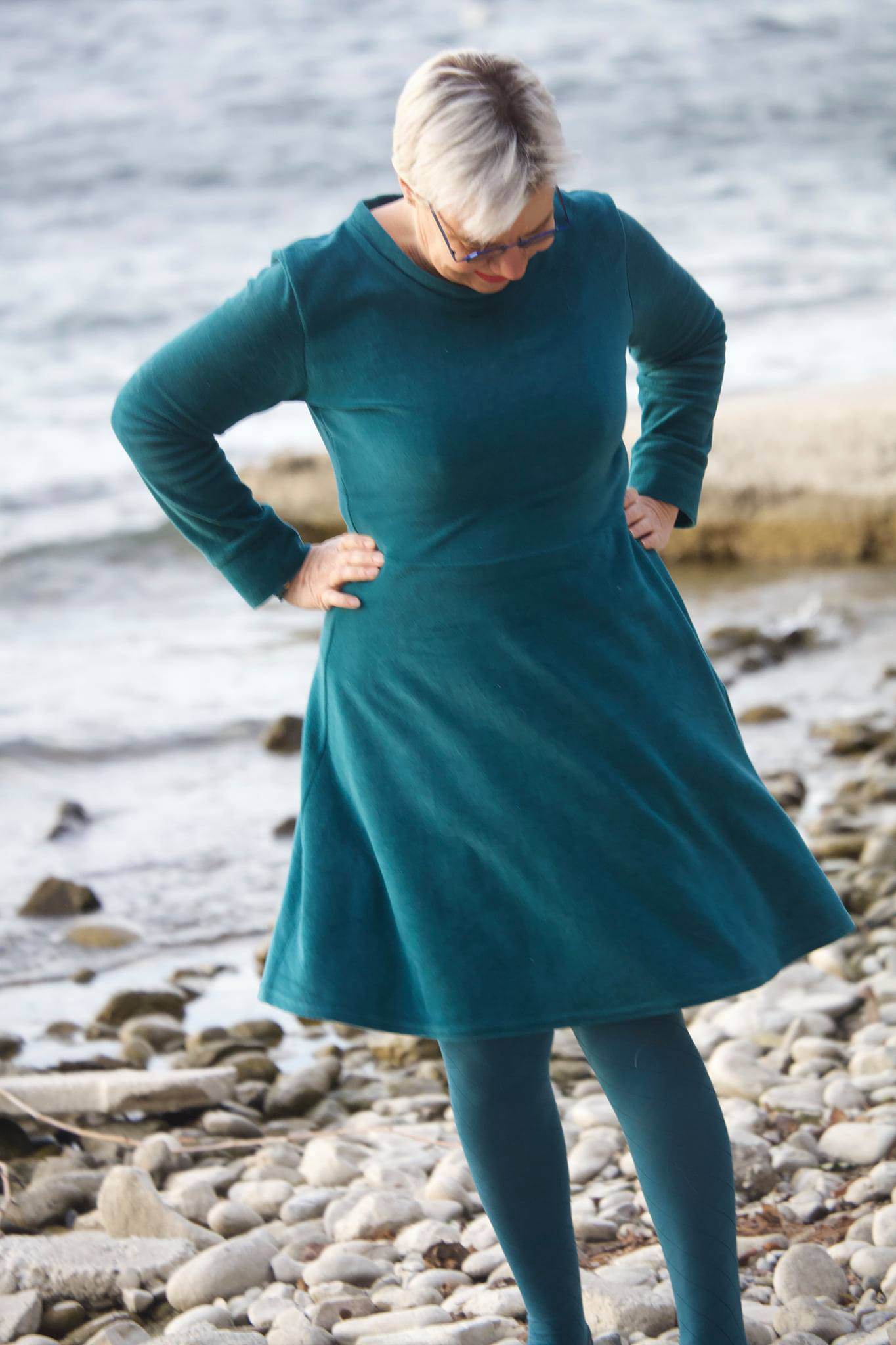 Schnittmuster Kleid mit ausgestelltem Rockteil PETROLINA (32-56) : - Sewando