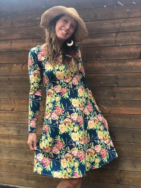 Schnittmuster Kleid mit ausgestelltem Rockteil PETROLINA (32-56) : - Sewando