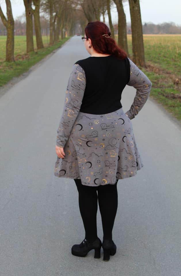 Schnittmuster Kleid mit ausgestelltem Rockteil PETROLINA (32-56) : - Sewando