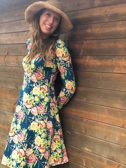 Schnittmuster Kleid mit ausgestelltem Rockteil PETROLINA (32-56) : - Sewando