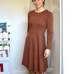 Schnittmuster Kleid mit ausgestelltem Rockteil PETROLINA (32-56) : - Sewando