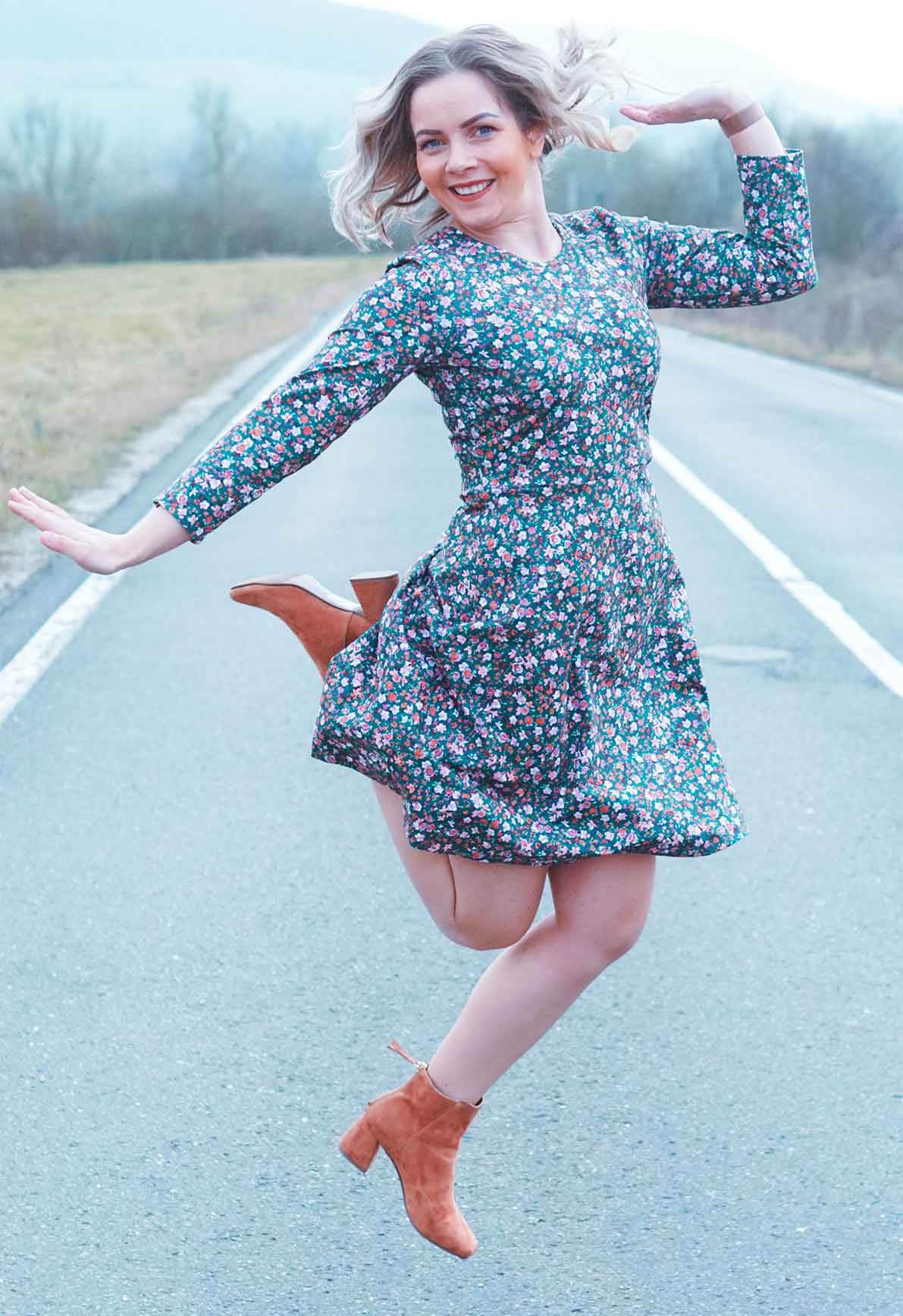 Schnittmuster Kleid mit ausgestelltem Rockteil PETROLINA (32-56) : - Sewando