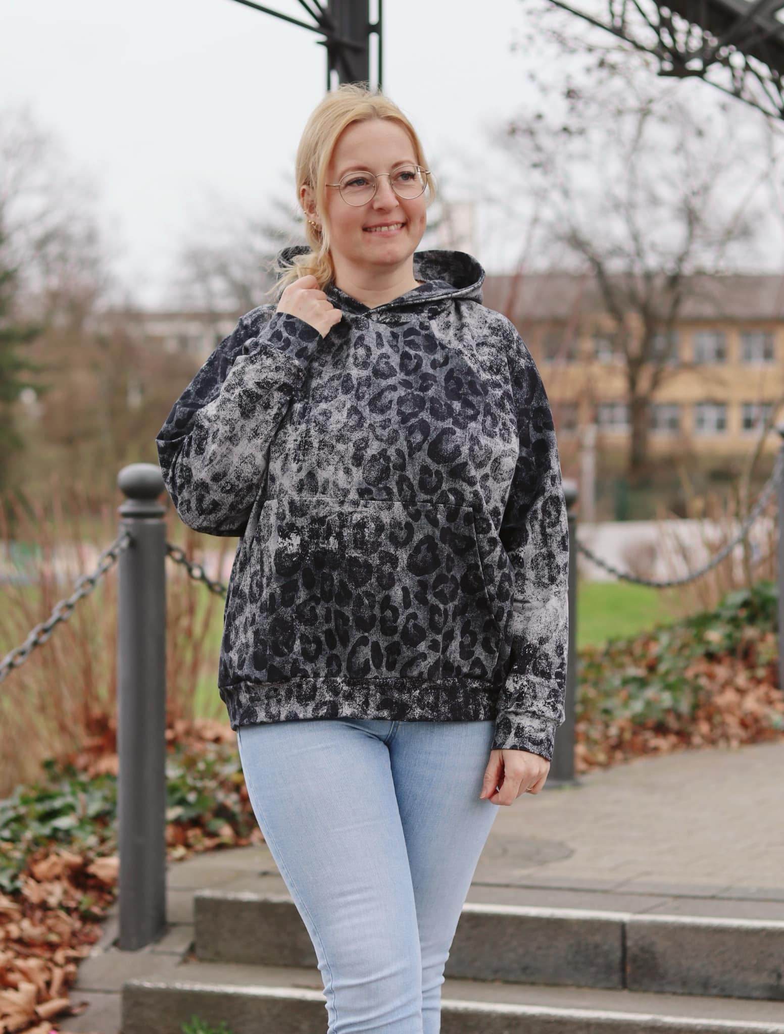 Schnittmuster Oversize Raglan Hoodie AVELA (XXS-5XL) : - Sewando