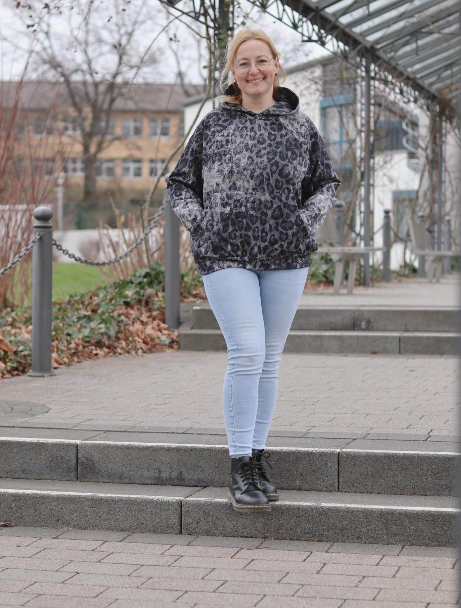 Schnittmuster Oversize Raglan Hoodie AVELA (XXS-5XL) : - Sewando