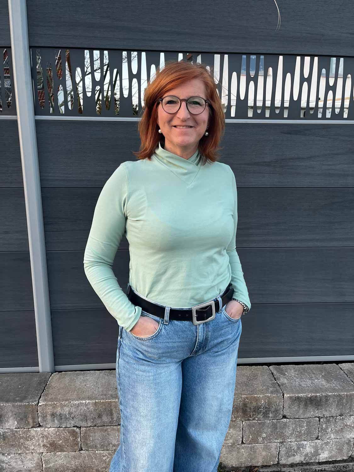 Schnittmuster Rollkragenshirt „Im Blütenkelch verborgen“ Damen Gr. 32 - 62 - Sewando