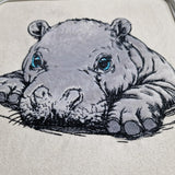 Stickdatei Applikation Nilpferd Hippo "Eugen" - realistisch - FÜR HELLE & DUNKLE STOFFE