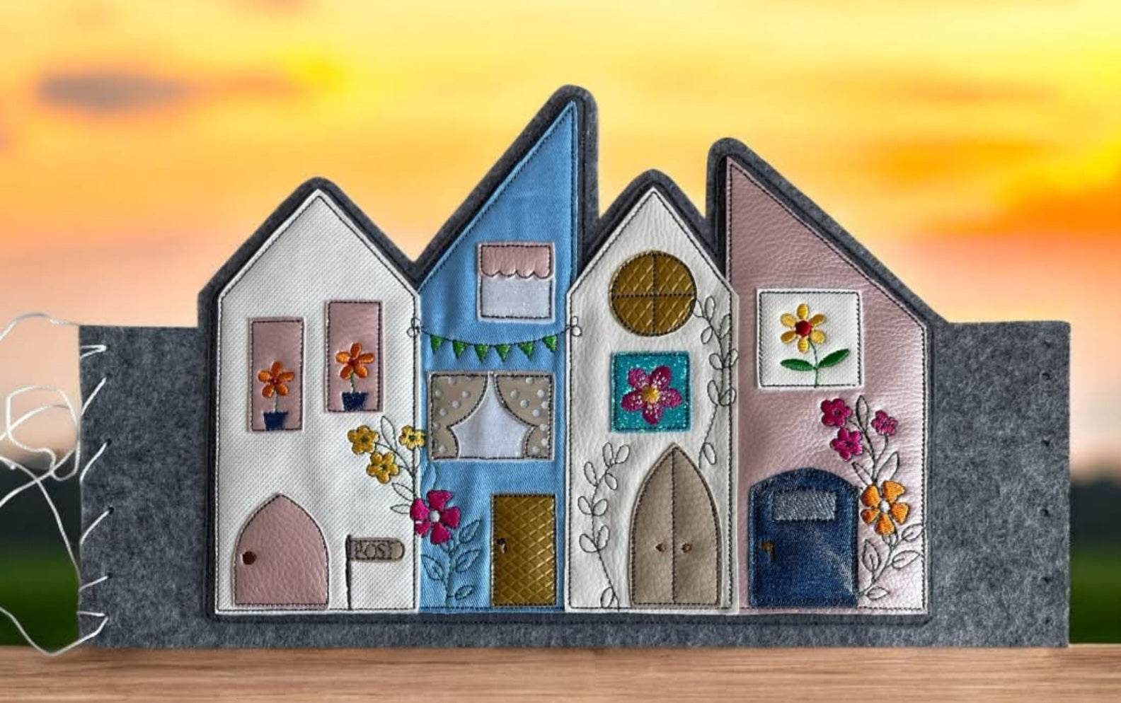 ITH Haus Reihe Sommer 4 Jahreszeiten in 6 Größen ab 13x18 Stickdatei - Sewando