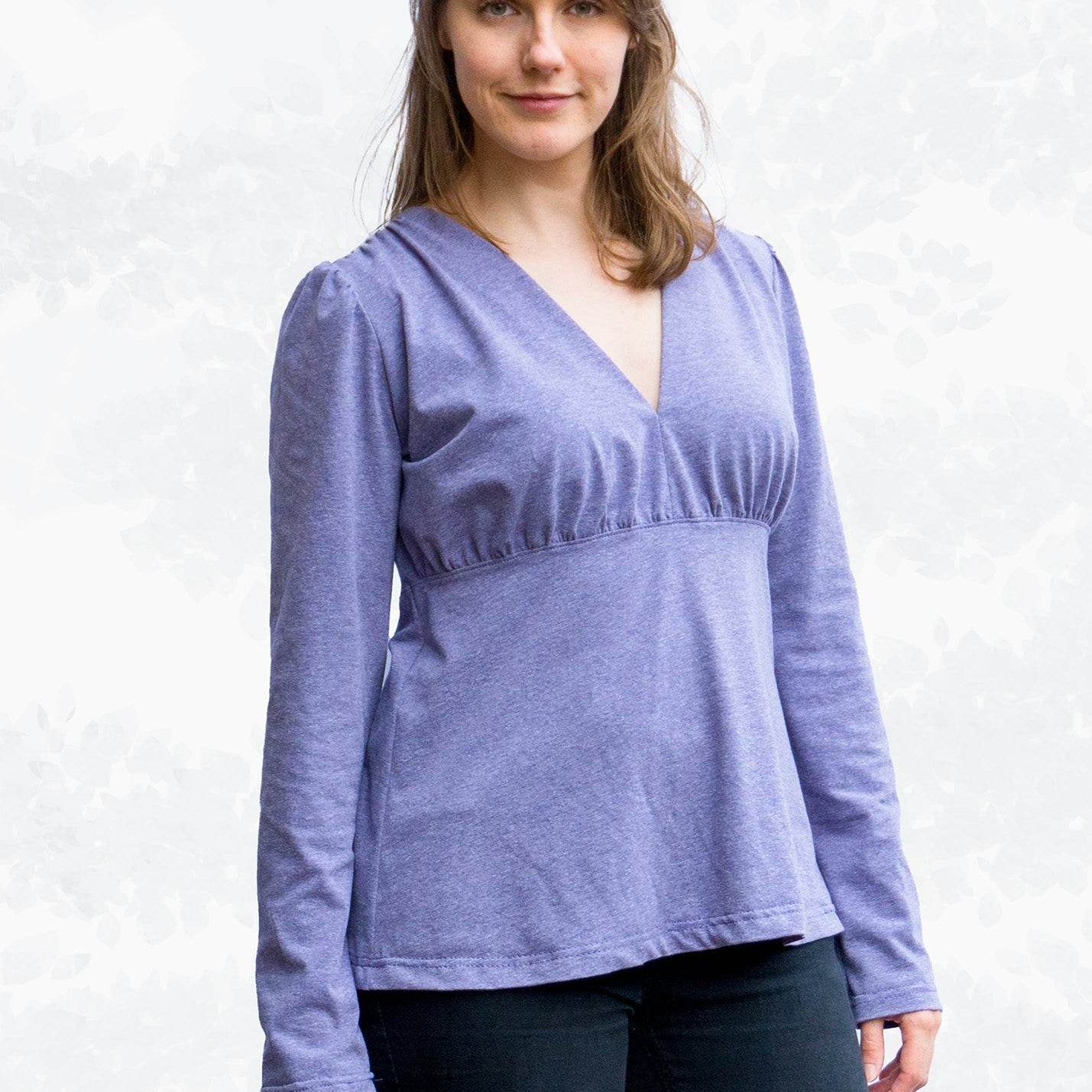 Schnittmuster Selina – Feminines Shirt mit Kräuselungen & V-Ausschnitt Gr. 34-50 / BU 80-116 - Sewando