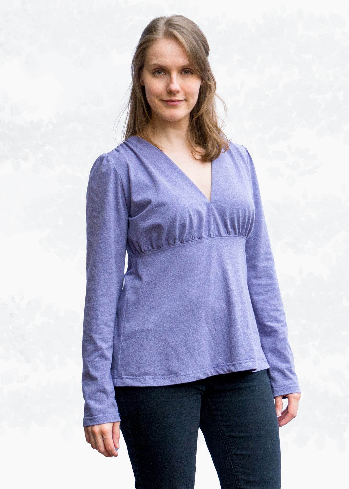 Selina – Feminines Shirt mit Kräuselungen & V-Ausschnitt Gr. 34-50 / BU 80-116 - Sewando