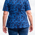Selina – Feminines Shirt mit Kräuselungen & V-Ausschnitt Gr. 34-50 / BU 80-116 - Sewando