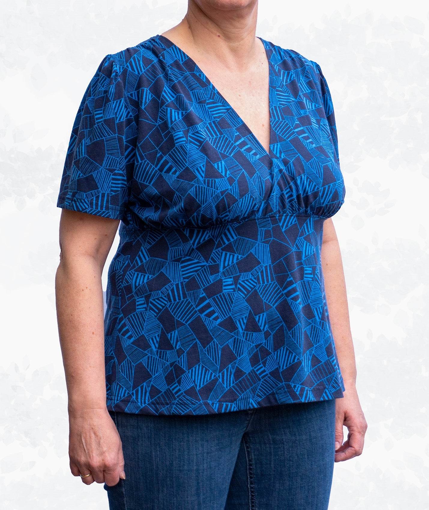 Selina – Feminines Shirt mit Kräuselungen & V-Ausschnitt Gr. 34-50 / BU 80-116 - Sewando