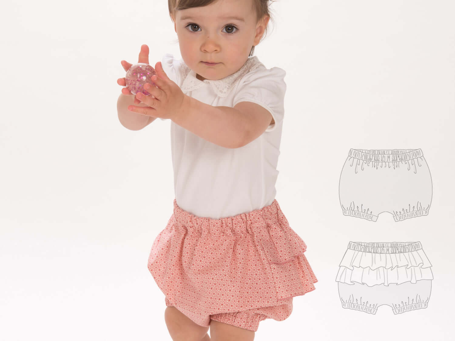 Schnittmuster Baby Twinset Babykleid Hängerchen und Pumphose - süßes Baby in Rüschen-Pumphose mit Spielzeug