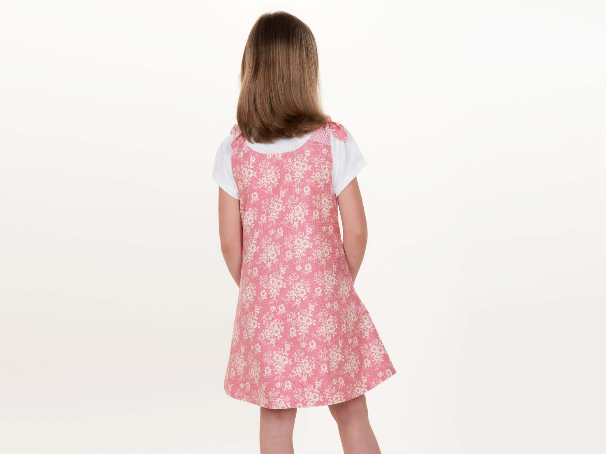 Schnittmuster Schürzenkleid JULE PDF 3-in-1 Mädchen im Pinafore-Stil, Rückansicht des Kleides