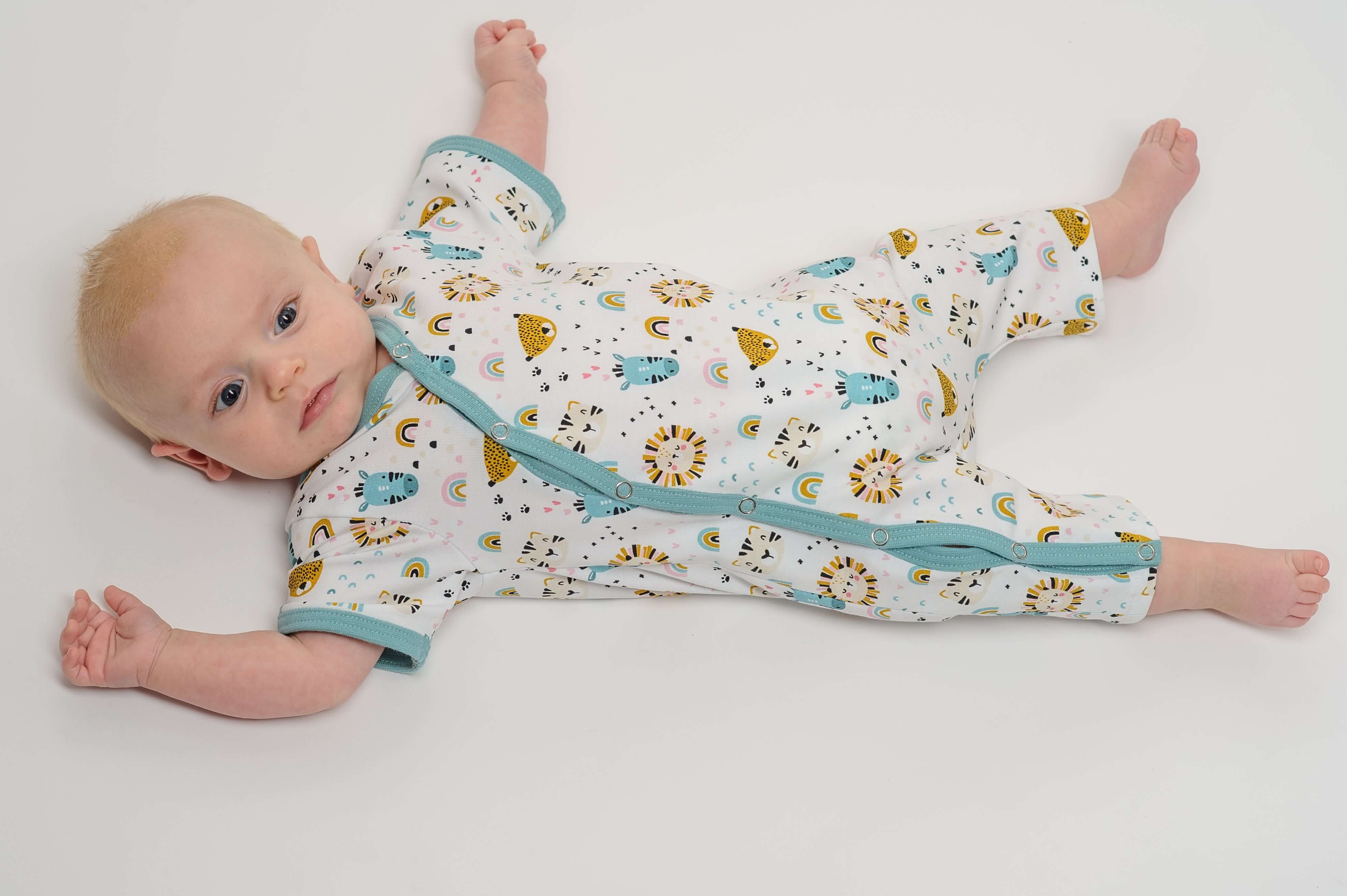 Schnittmuster Strampler LEON für Baby, 2-in-1 Druckknöpfe, Größen 50/56-98/104, digitale Anleitung.