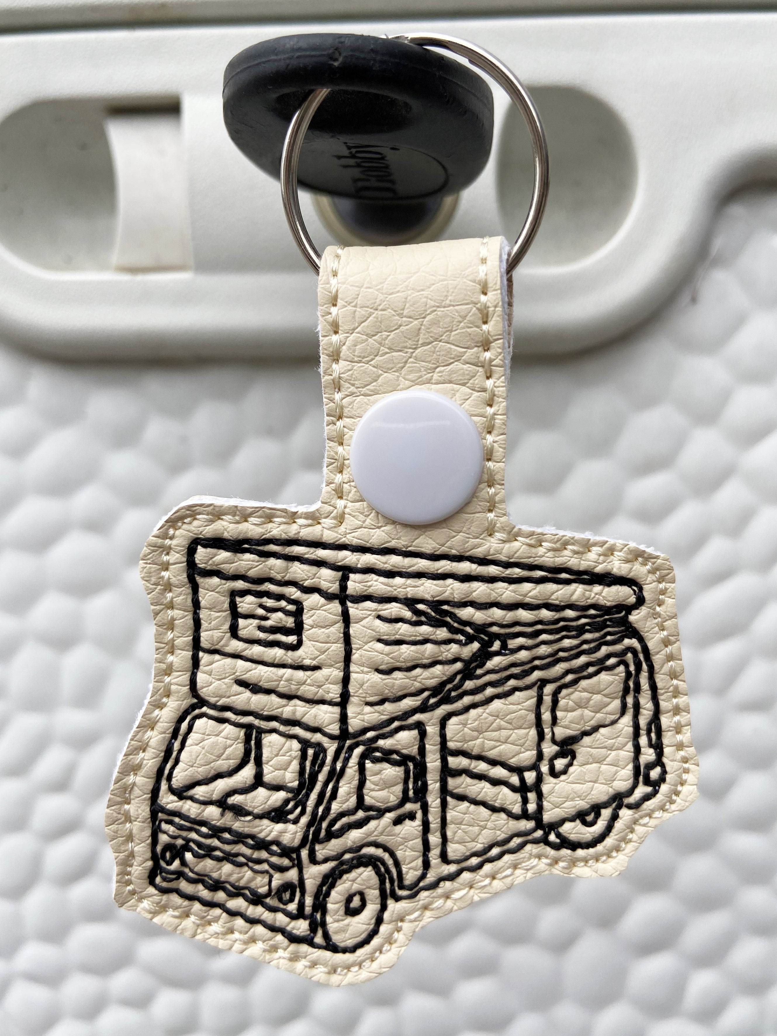 Stickdatei Camper Camping Anhänger Schlüsselanhänger ITH - Sewando
