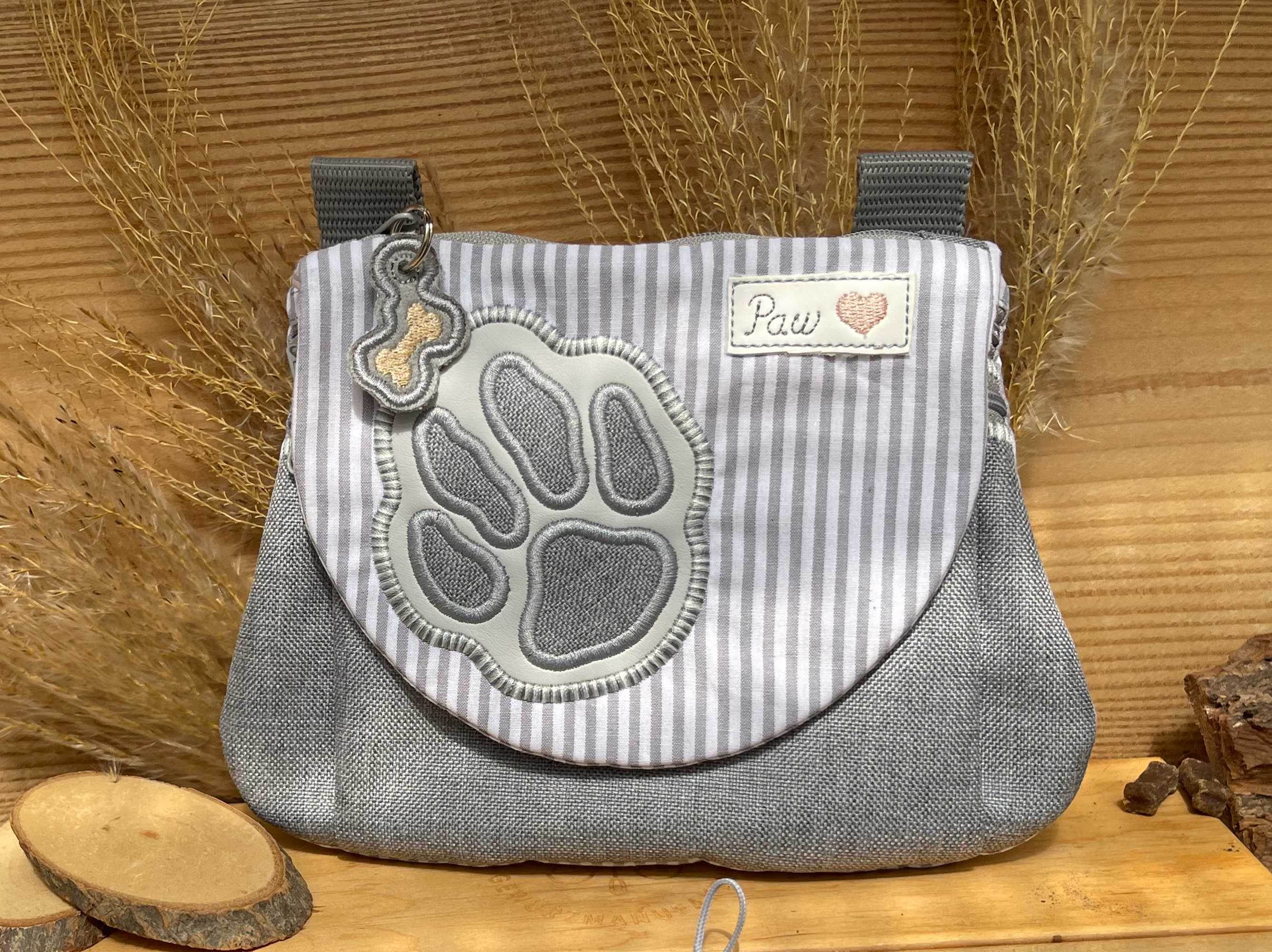 Stickdatei Tasche Big Paw 16x23, In The Hoop Bag mit 3 Reißverschlusstaschen - Sewando