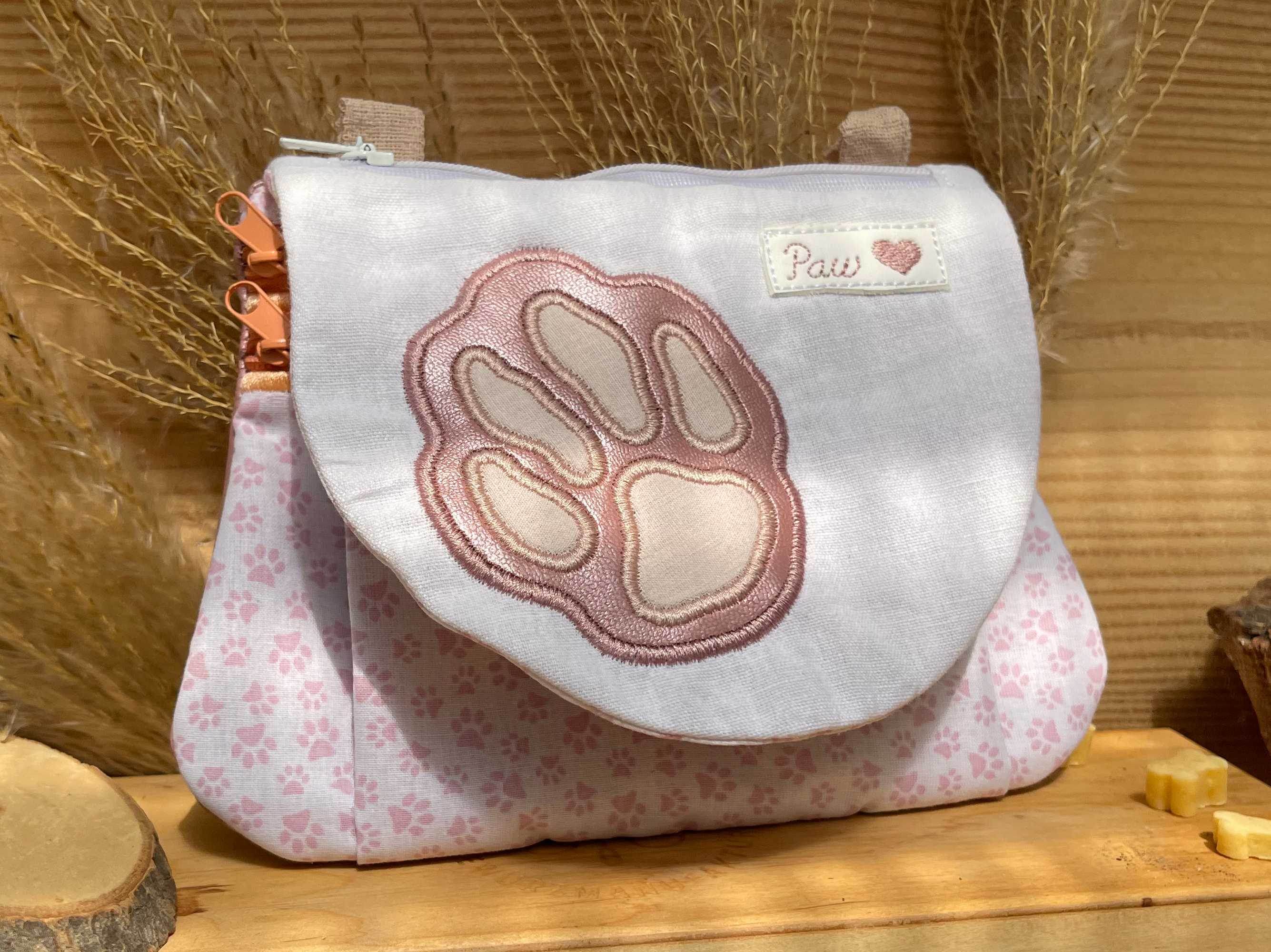 Stickdatei Tasche Big Paw 15x21, In The Hoop Bag mit 3 Reißverschlusstaschen - Sewando