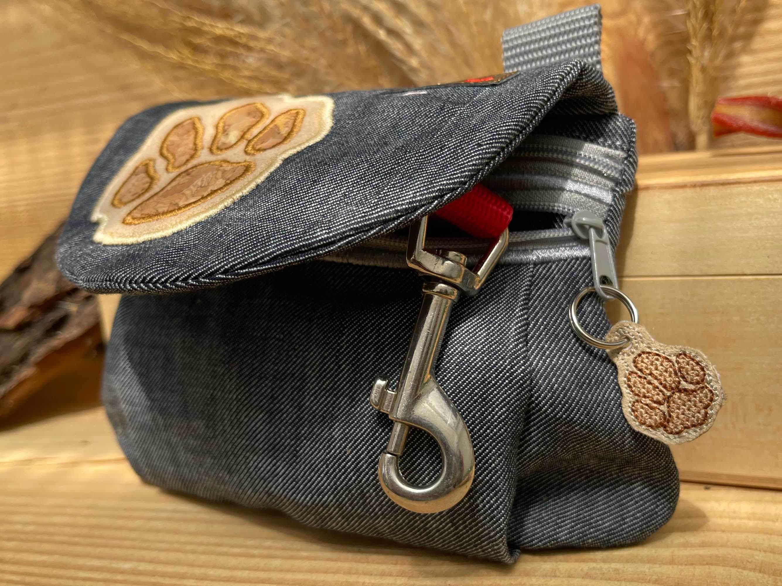 Stickdatei Tasche Big Paw 13x18, In The Hoop Bag mit 3 Reißverschlusstaschen - Sewando