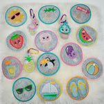 Stickdatei Set Sommer Patches Aufnäher (mit u. ohne Klett), ITH Schlüsselanhänger & Einzelmotive - Sewando