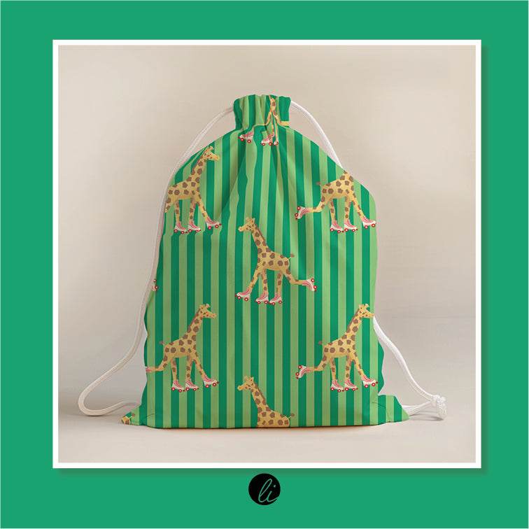 Stoffdesign – Giraffe auf Rollschuhen grün - Sewando