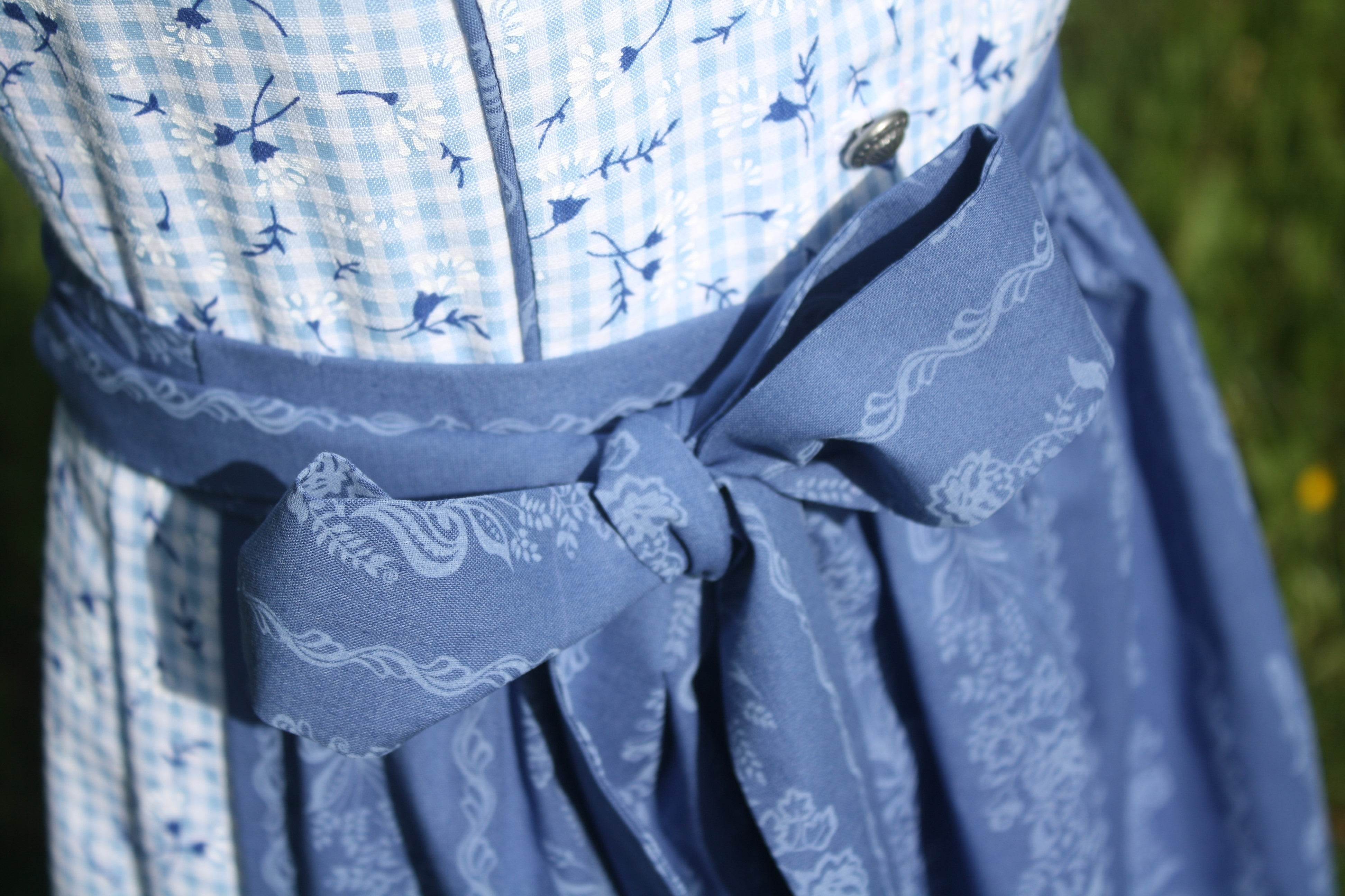 Schnittmuster Kinderdirndl Felia Gr. 122-158 - Sewando