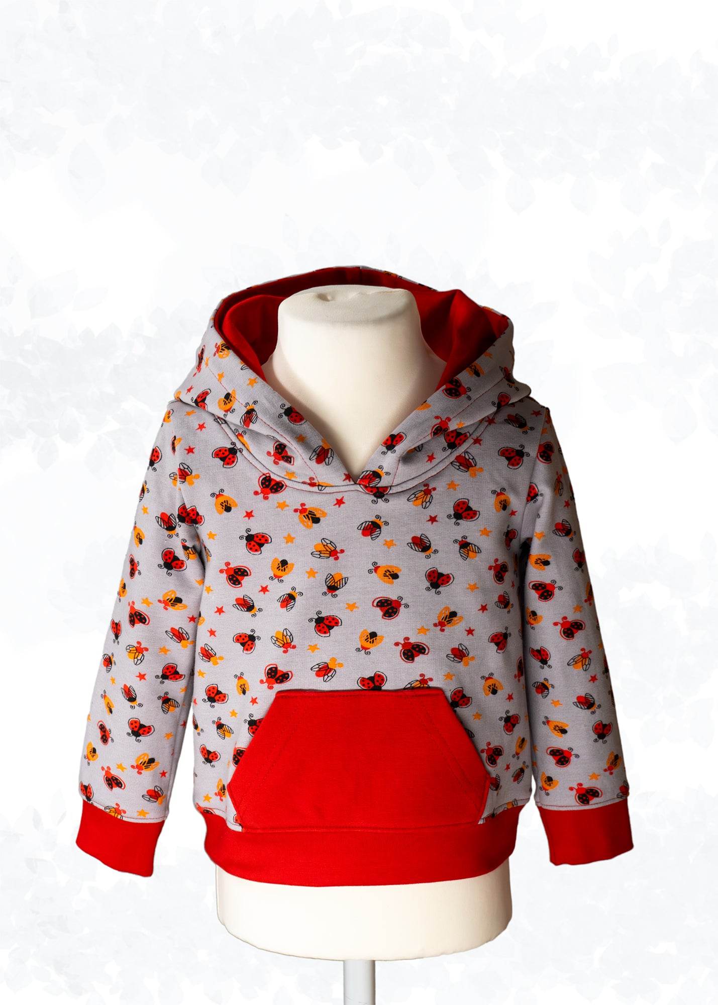 Schnittmuster Tim – Kinderhoodie mit Kapuze, lange, kurze Ärmel & Kängurutasche Gr. 86-158 - Sewando