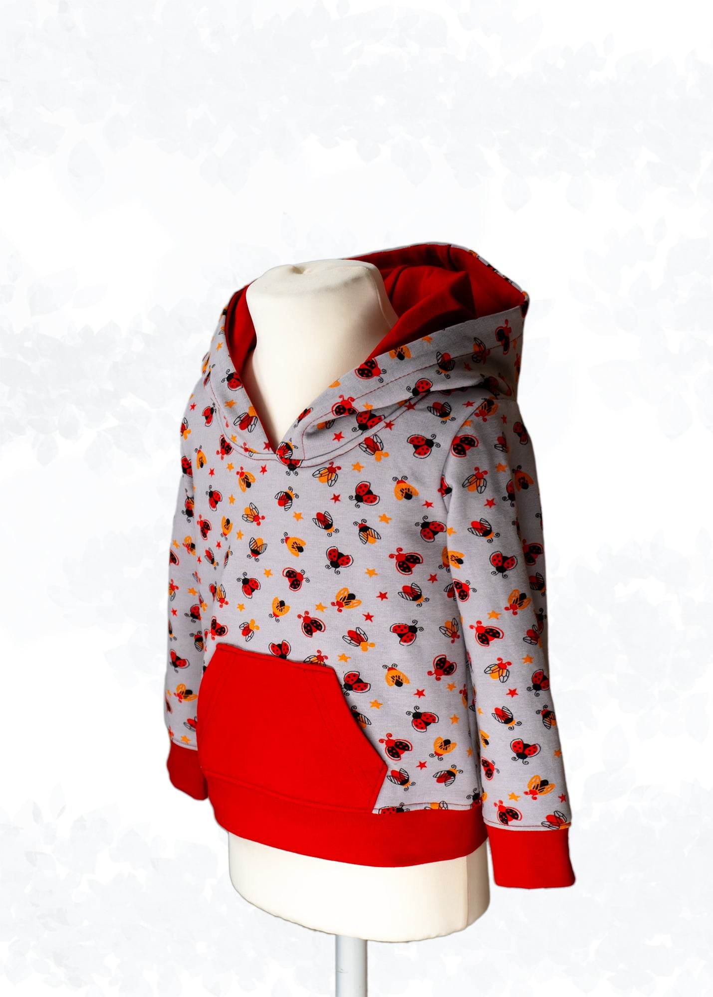 Schnittmuster Tim – Kinderhoodie mit Kapuze, lange, kurze Ärmel & Kängurutasche Gr. 86-158 - Sewando