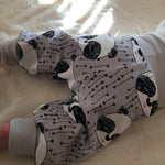 Schnittmuster timtom No.28 gemütliche, mitwachsende Babyhose Gr.50-104 - Sewando