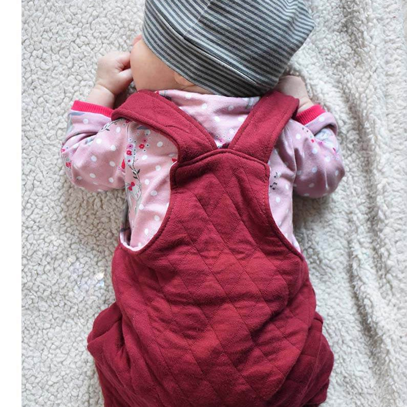 Baby-Latzhose für dehnbare Stoffe / Schnittmuster +Video - Sewando