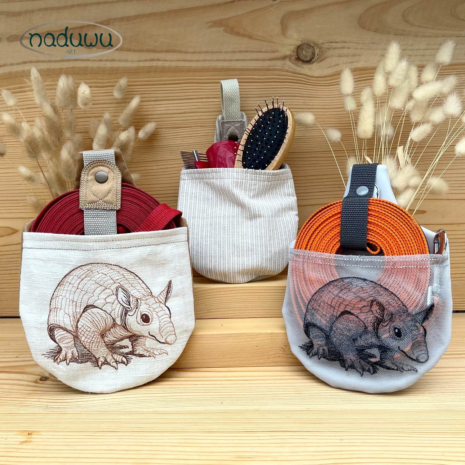 Stickdatei Beutel Set 13x18, 15x20, 16x23, ITH Hundeleinentasche armadillo L-Bag - Sewando