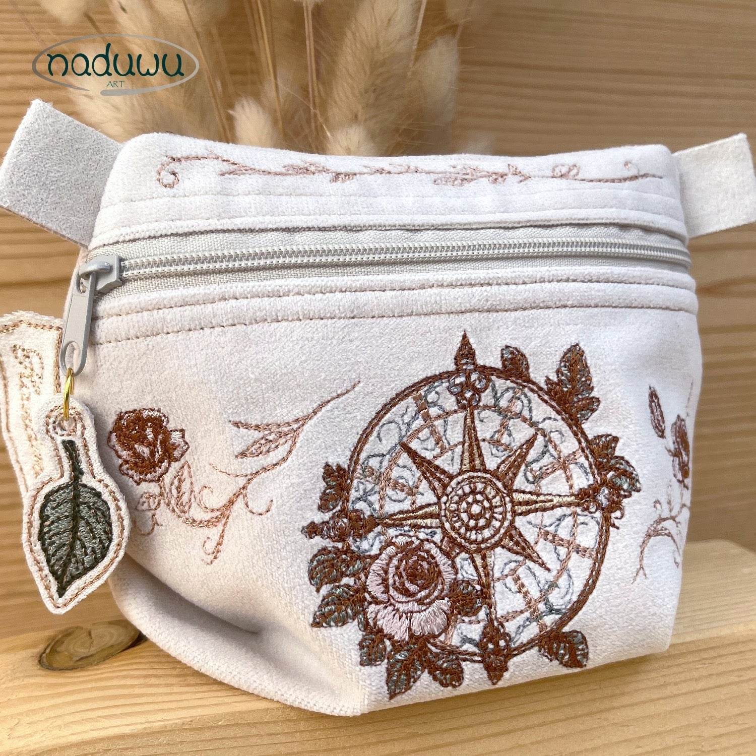 Stickdatei Umhängetasche 15x20, ITH Tasche Rosemary Bag - Sewando