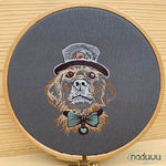 Stickdatei Hund Steampunk Set 7 Größen, Steampunkhund Scribble ab 6x7, Stickdesign Hund mit Fliege und Zylinder - Sewando
