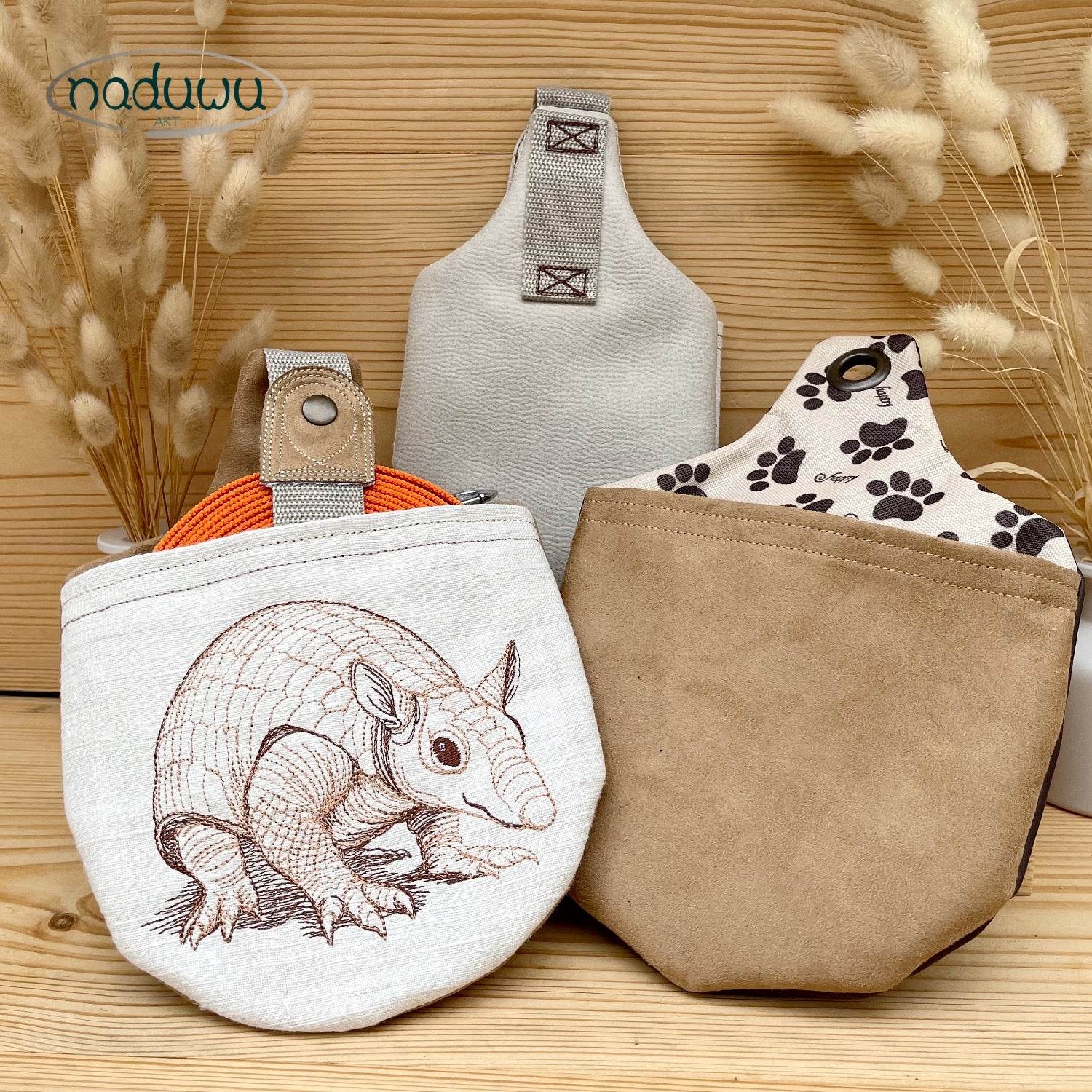 Stickdatei Beutel Set 13x18, 15x20, 16x23, ITH Hundeleinentasche armadillo L-Bag - Sewando