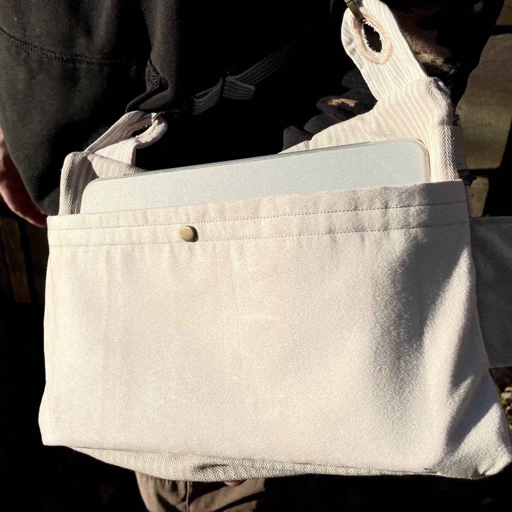 Stickdatei Baggy Bag 24x36, ITH Tasche mit 2 Reißverschlüssen - Sewando