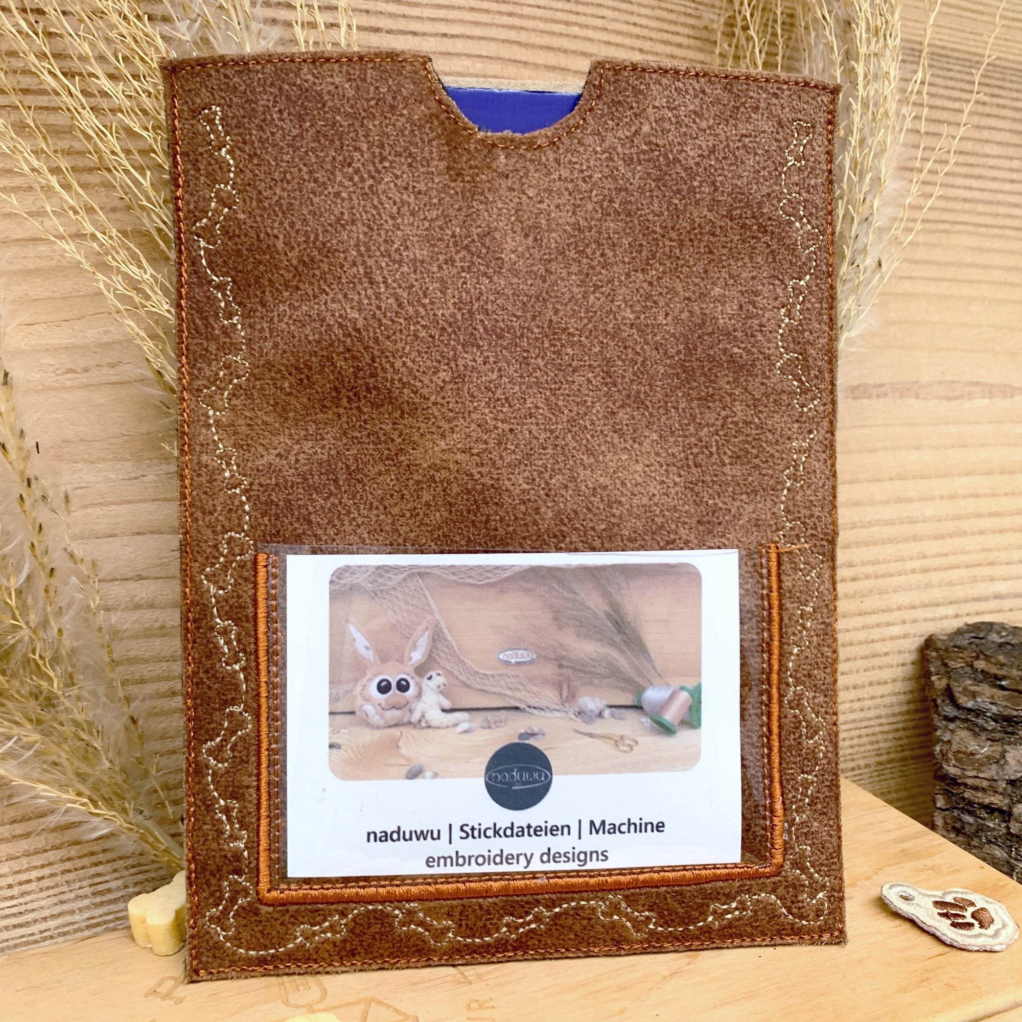 Stickdatei Impfpass Hülle 13x18 für Hunde, ITH Stickdesign - Sewando