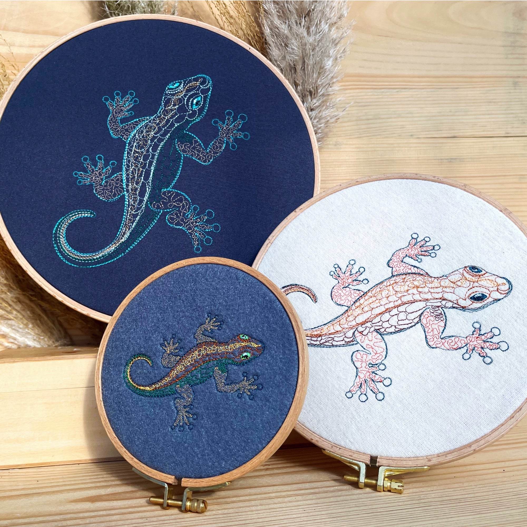 Stickdatei Eidechse Set 7 Größen, Gecko Scribble ab 10x10 - Sewando