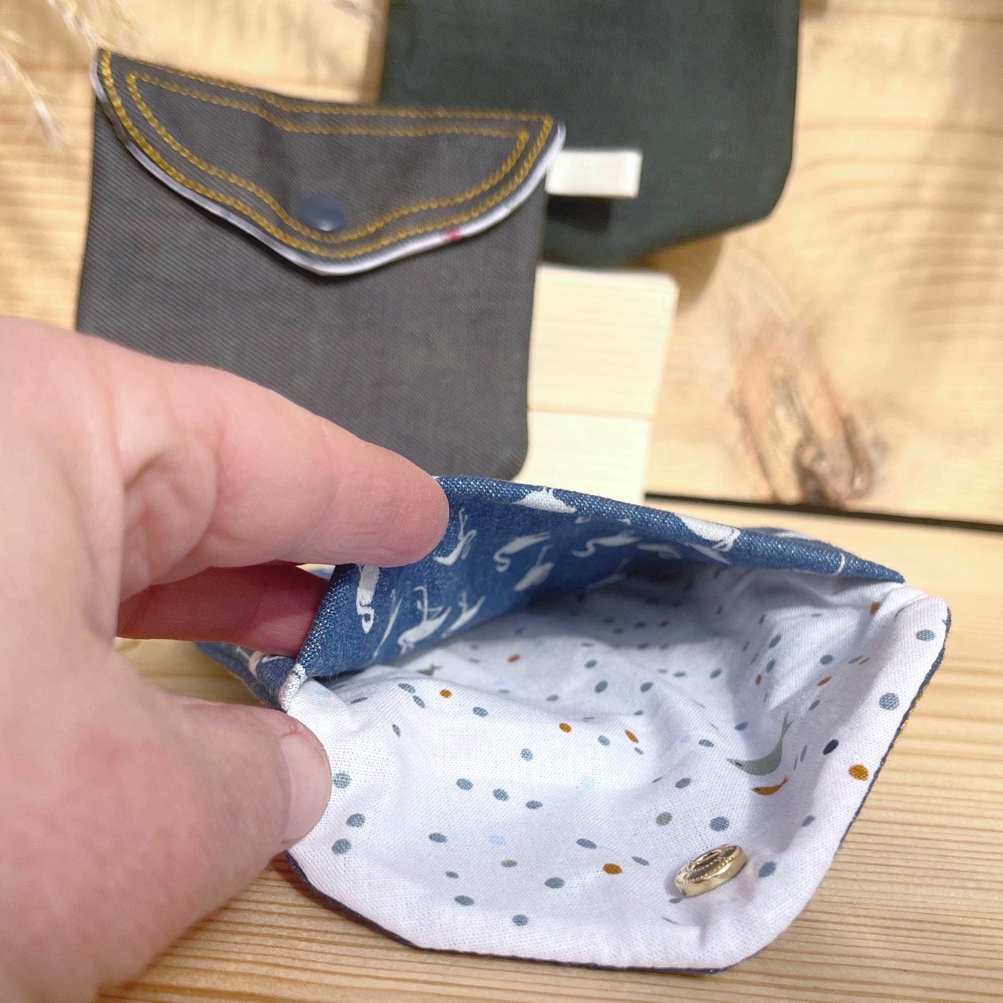 Stickdatei Jeanstasche 13x18 mit Klappe, ITH Back Pocket Bag - Sewando