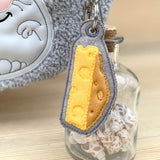 Stickdatei Käse 3D Anhänger 4x9cm, ITH Taschenbaumler - Sewando