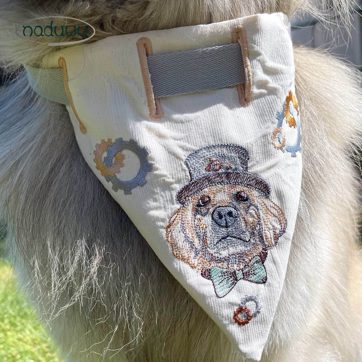 Stickdatei Halstuch für Hunde in 15x15, Bandana mit Motiv und blanko - Sewando