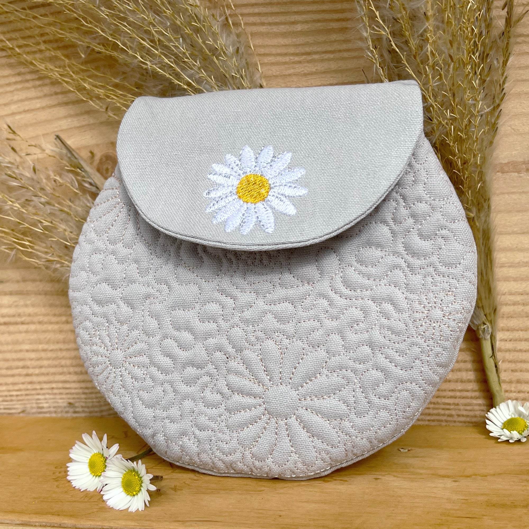 Stickdatei Tasche 16x22 mit Gänseblümchen, ITH runde Daisy Bag - Sewando